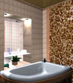 Часть стены ванной занимает мозаика-классический орнамент по эскизу дизайнера